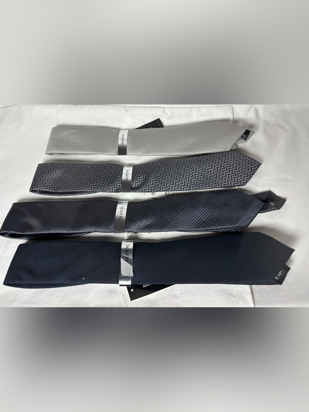 Alfani Men's Tie 4 pc. Set — Black to, Gray /Silver.NWT • FREE SHIPPING